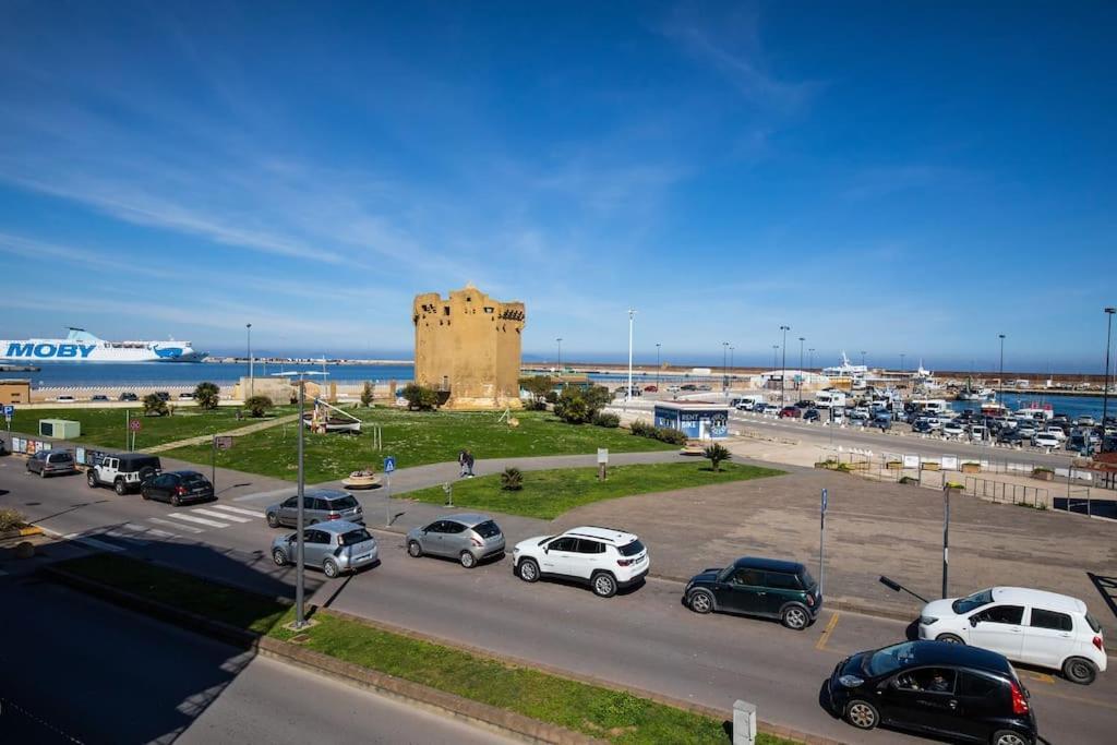 Ad Un Passo Dal Molo Porto Torres Exterior foto